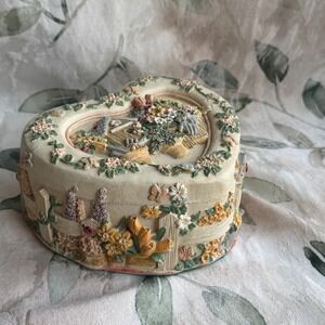 Vintage Handmade Heart Shaped Garden Trinket Box 3D Floral Jewelry Box Ceramics